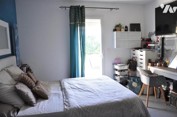 BORDERES-SUR-L'ECHEZ, maison construite en 2013, trois chambres, 94 m2,  jardin. Abri voitures.