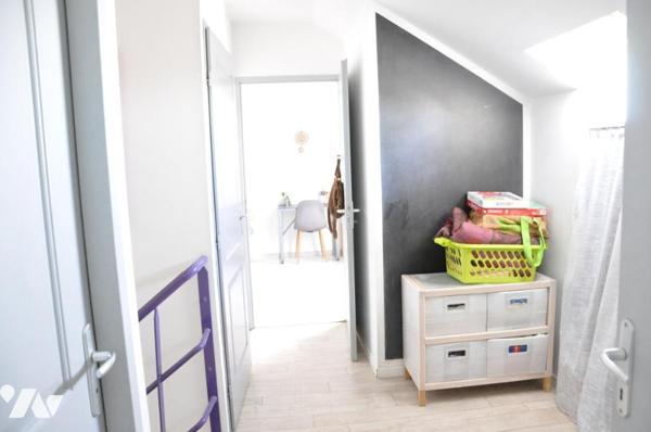 BORDERES-SUR-L'ECHEZ, maison construite en 2013, trois chambres, 94 m2,  jardin. Abri voitures.