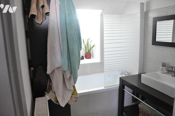 BORDERES-SUR-L'ECHEZ, maison construite en 2013, trois chambres, 94 m2,  jardin. Abri voitures.