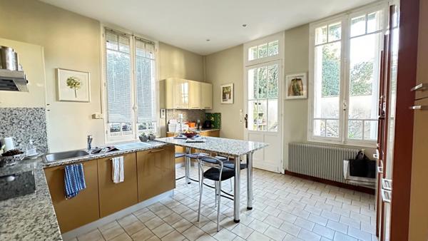 Bordeaux Caudéran – Élégance et Raffinement au Cœur d’un Quartier Prisé