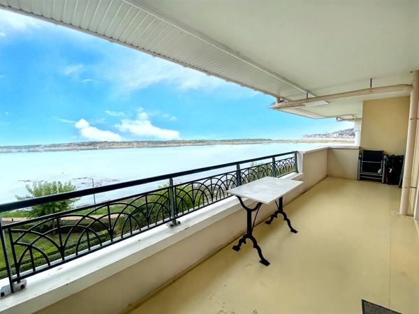 Port Guillaume - Situation exceptionnelle pour cet appartement 2 pièces