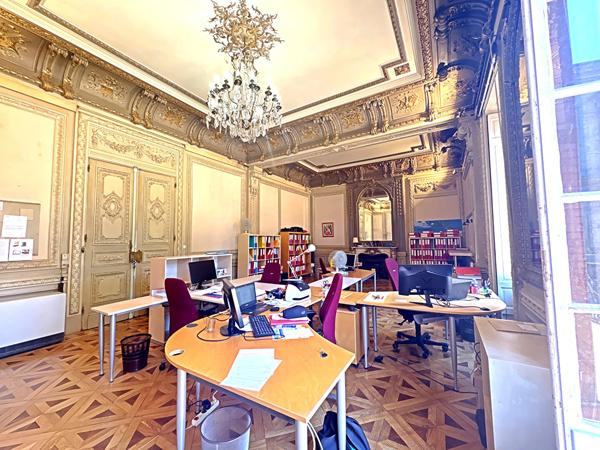 TOULOUSE - Jeanne d'Arc Superbes bureaux de 100m² avec ascenseur et terrasse de 25 m². , Toulouse