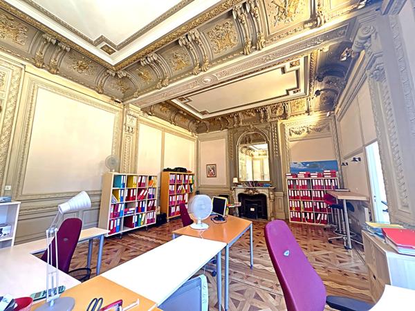TOULOUSE - Jeanne d'Arc Superbes bureaux de 100m² avec ascenseur et terrasse de 25 m². , Toulouse