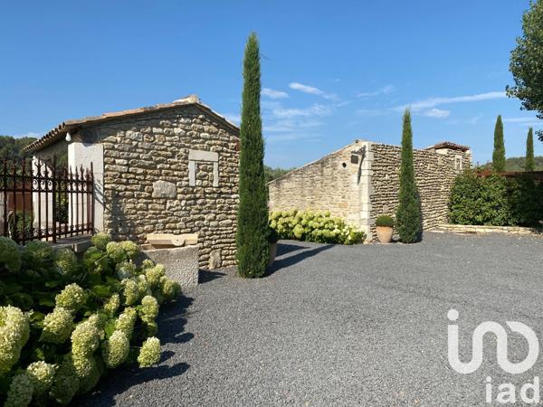 Mas 14 pièces de 420 m² à Gordes (84220)