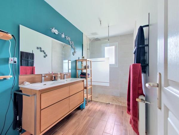 Maison 3 chambres, belles prestations,très économique.
