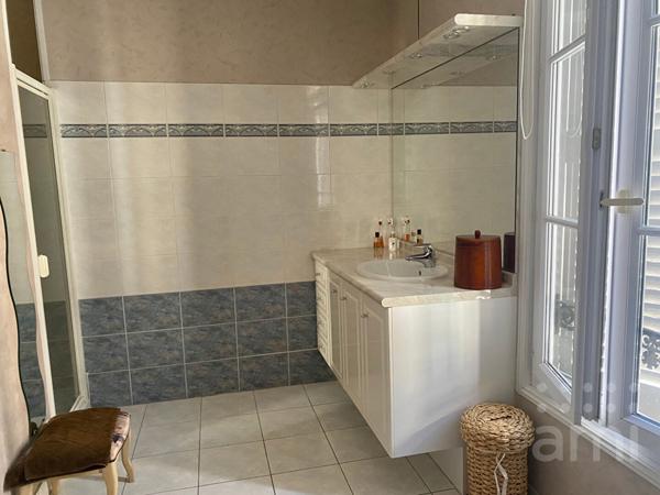 Maison  5 pièce(s) 150 m2