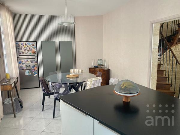 Maison  5 pièce(s) 150 m2