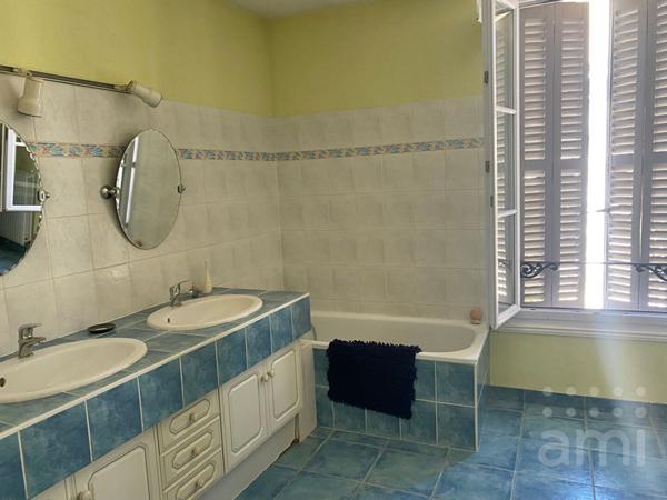 Maison  5 pièce(s) 150 m2