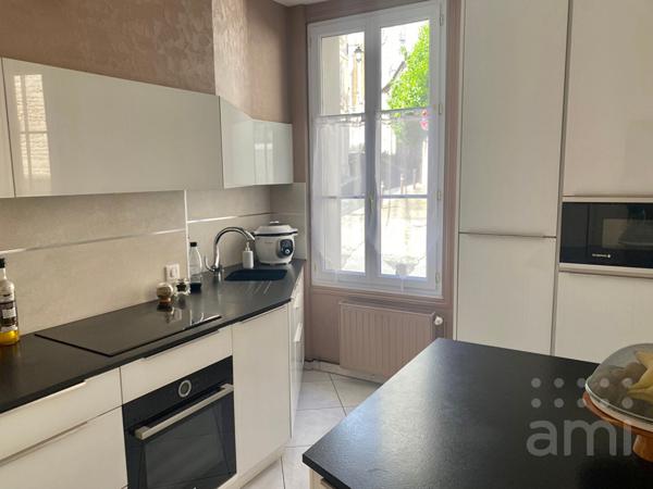 Maison  5 pièce(s) 150 m2
