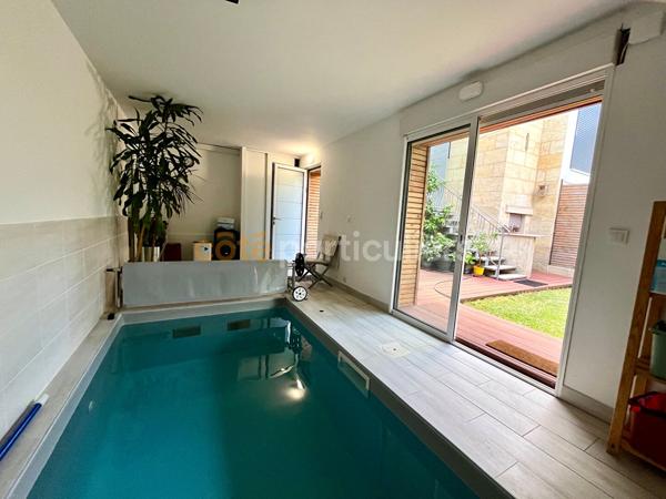 Vente
                Maison180 m² - 5 Pièces -
                    BORDEAUX (33100)