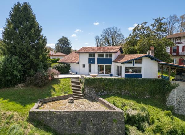 Maison d'architecte 4 pièces de 130m2 habitables + garage avec vue