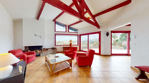 Maison d'architecte 4 pièces de 130m2 habitables + garage avec vue