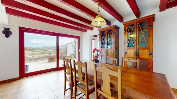 Maison d'architecte 4 pièces de 130m2 habitables + garage avec vue