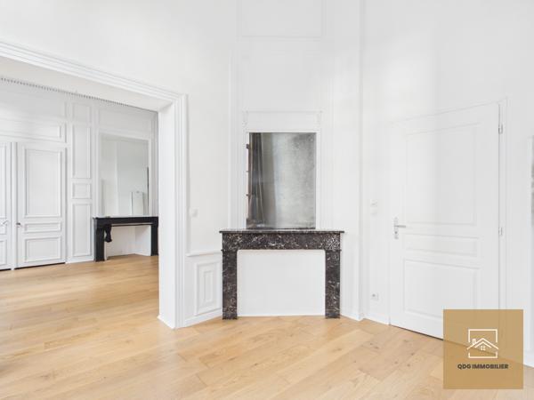 Lille Vieux-Lille – Appartement T2 avec terrasse, cachet de l’ancien et parking