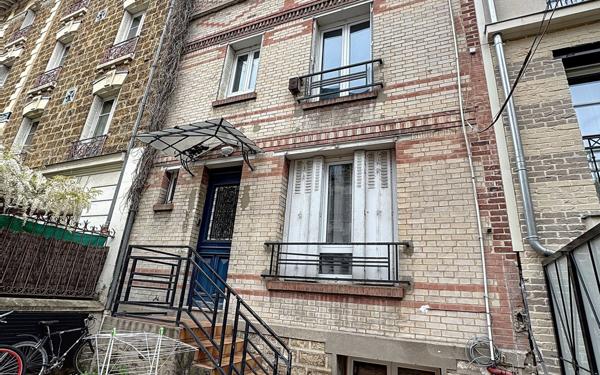 Immeuble à vendre    15 pièces • 210 m2 Clamart