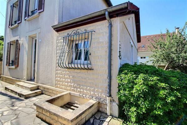 Maison individuelle de 133 m² utiles sur terrain de 451 m² cave buanderie cuisine d'été et appenti