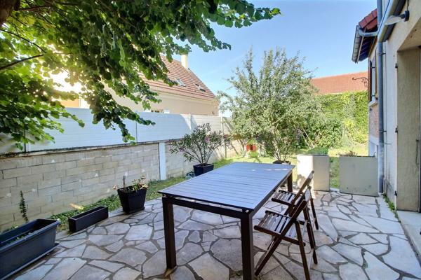 Maison individuelle de 133 m² utiles sur terrain de 451 m² cave buanderie cuisine d'été et appenti