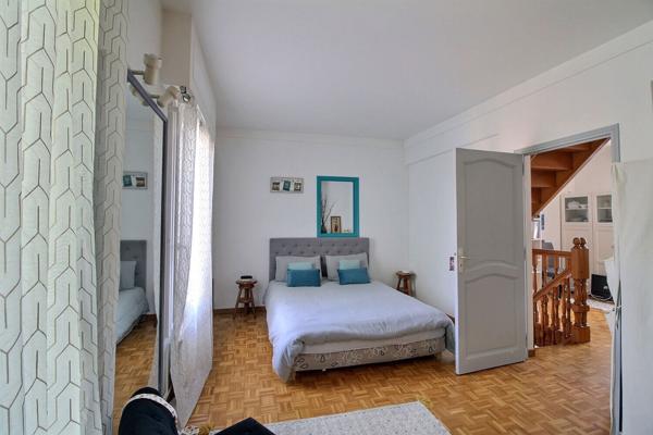 Maison individuelle de 133 m² utiles sur terrain de 451 m² cave buanderie cuisine d'été et appenti