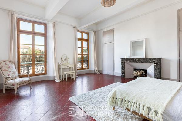 Maison d’exception, vues et terrasses en coeur de village