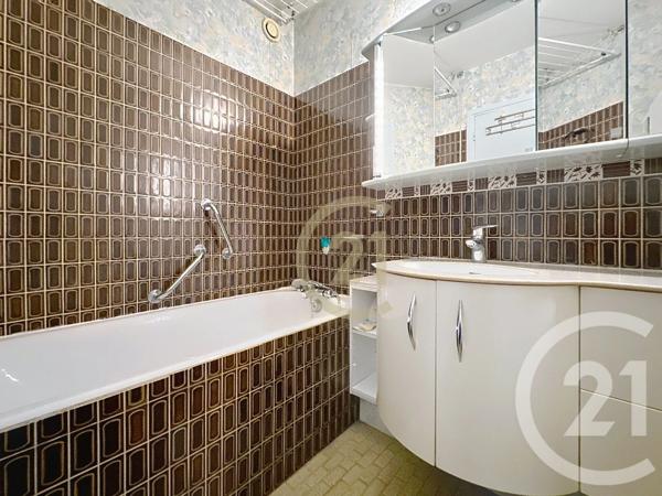 Appartement F4 à vendre  4 pièces - 89,64 m 2   VERSAILLES  - 78