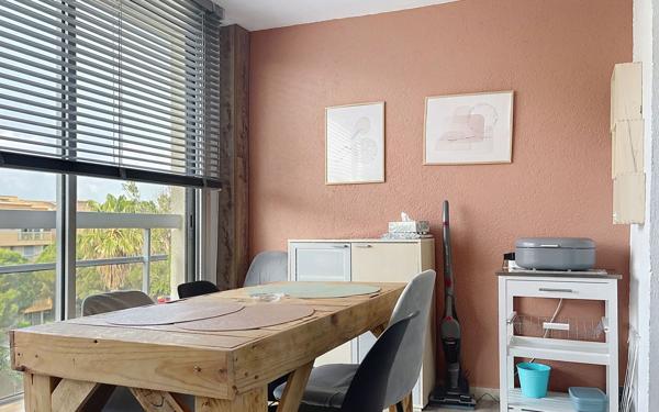 Appartement à vendre    2 pièces • 33 m2 Fréjus