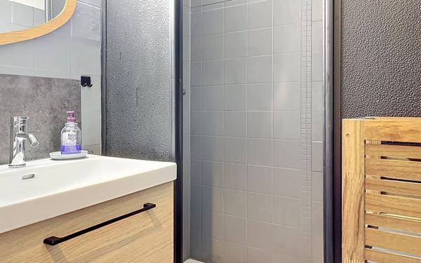 Appartement à vendre    2 pièces • 33 m2 Fréjus