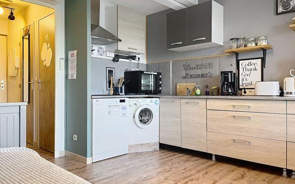 Appartement à vendre    2 pièces • 33 m2 Fréjus