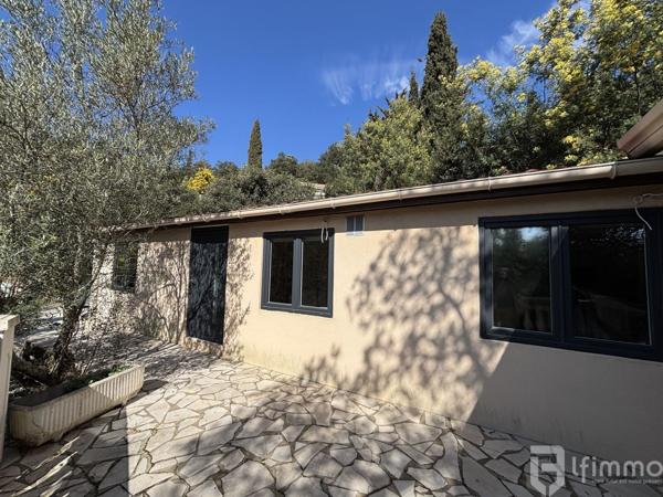 Maison de vacances en bois rénovée