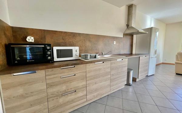 Appartement à vendre    2 pièces • 80 m2 Lit-et-Mixe