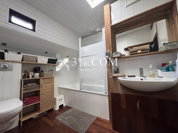 Maison
                                                                                                                                                                                                                                                                                                                        5 pièce(s)                                                                                                                                                                                                          4 chambre(s)                                                                                                                                                                                                          126  m²