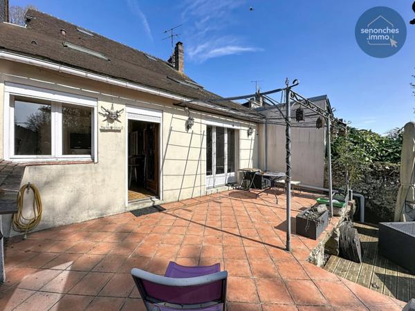 Maison mitoyenne à vendre à Senonches (28250)  135 m² habitables avec combles aménageables et jardin clos