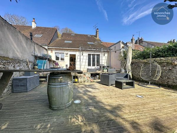 Maison mitoyenne à vendre à Senonches (28250)  135 m² habitables avec combles aménageables et jardin clos