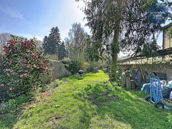 Maison mitoyenne à vendre à Senonches (28250)  135 m² habitables avec combles aménageables et jardin clos