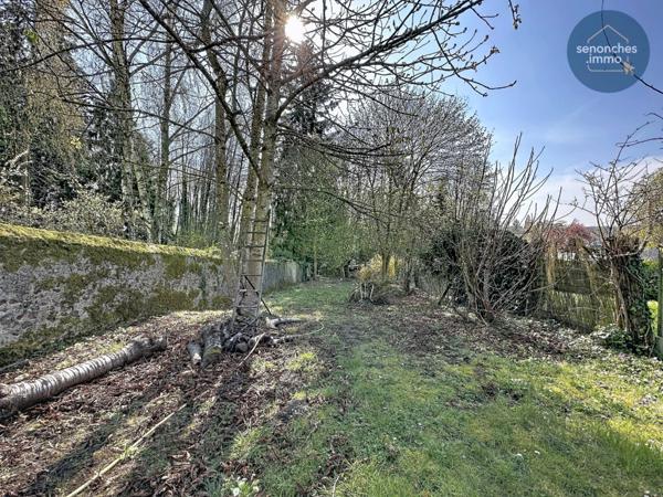 Maison mitoyenne à vendre à Senonches (28250)  135 m² habitables avec combles aménageables et jardin clos