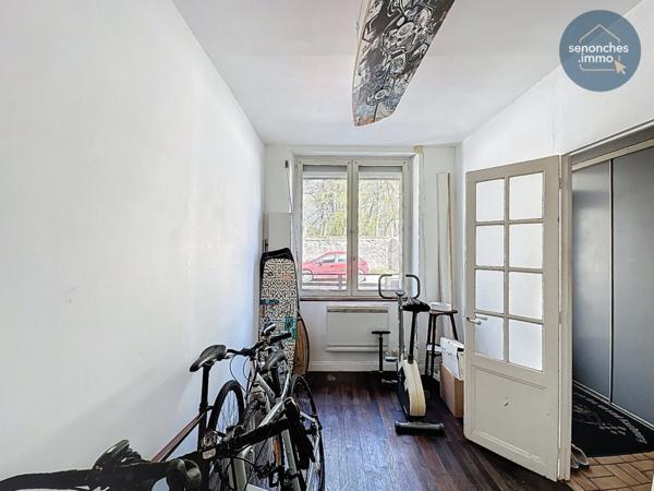 Maison mitoyenne à vendre à Senonches (28250)  135 m² habitables avec combles aménageables et jardin clos