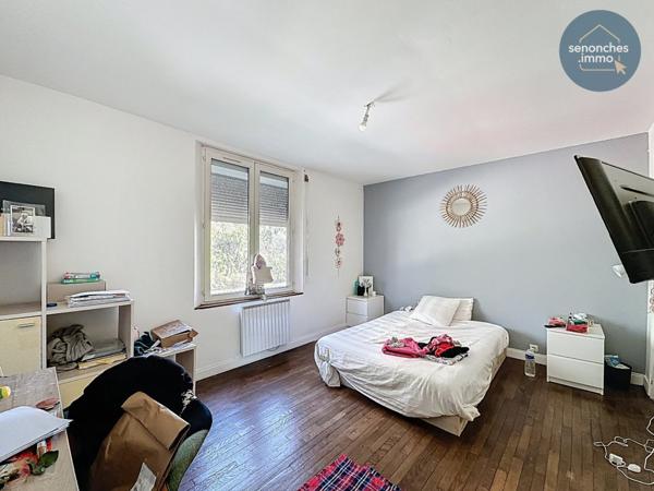 Maison mitoyenne à vendre à Senonches (28250)  135 m² habitables avec combles aménageables et jardin clos