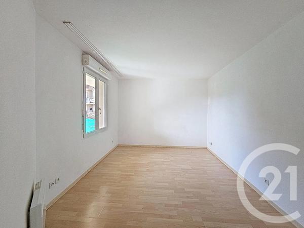 Appartement F3 à vendre  3 pièces - 75,17 m 2   LIEUSAINT  - 77