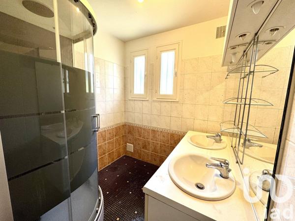 Maison 8 pièces de 140 m² à Paron (89100)