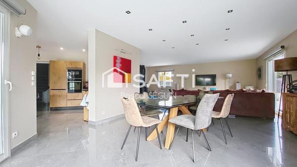 VILLA 4 FACES CONTEMPORAINE