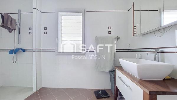 VILLA 4 FACES CONTEMPORAINE