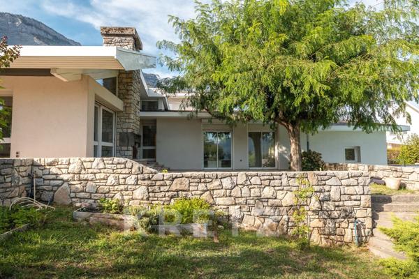 Maison d'architecte Biviers, grand terrain au calme