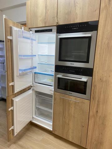 Location
                Appartement160 m² - 5 Pièces -
                    PARIS (75016)