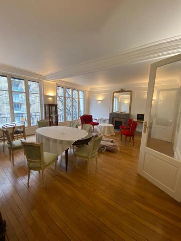 Location
                Appartement160 m² - 5 Pièces -
                    PARIS (75016)