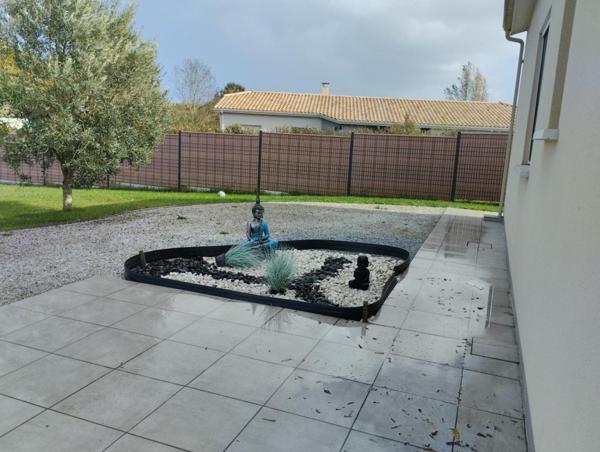 Venez découvrir cette belle maison de plain-pied de 92 m²,sur un terrain de 1000 m².