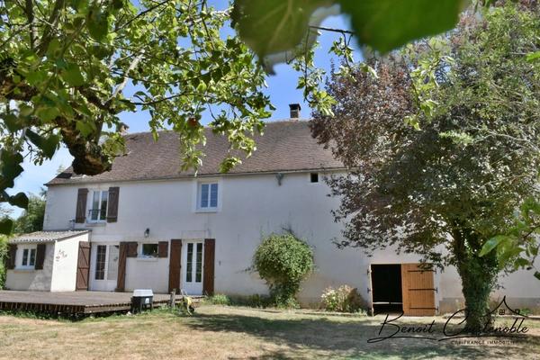 Maison à vendre de 188 m ²- 3 chambres à LABORDE commune de AUXERRE (89) - Terrain 1 740 m² - avec dépendances