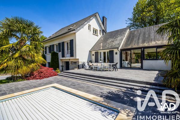 Maison à vendre 10 pièces 232 m² Bornel
