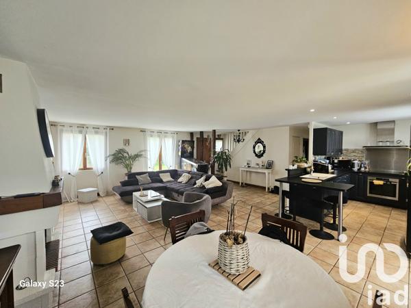 Maison à vendre 7 pièces 145 m² Saint-Fargeau-Ponthierry