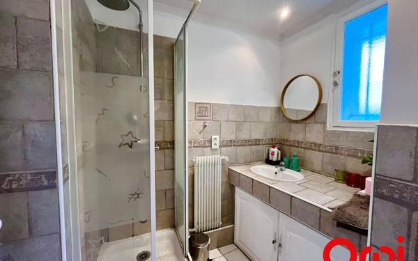 Appartement à vendre    2 pièces • 35,77 m2 Marseille 7