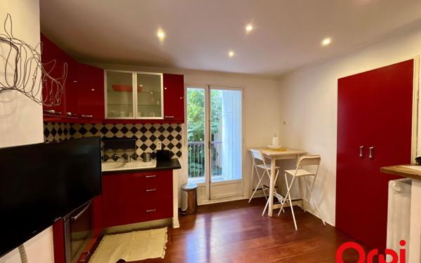 Appartement à vendre    2 pièces • 35,77 m2 Marseille 7