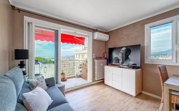 Appartement à vendre    4 pièces • 64 m2 Nice